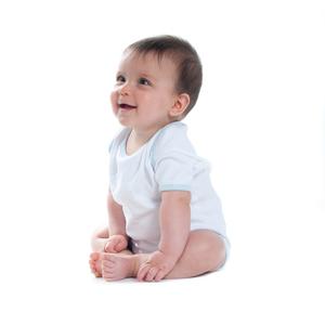 Larkwood LW051 - Kontrastowy kostium dla niemowlaka