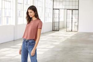 Bella+Canvas BE8882 - Womens Flowy Cropped Tee